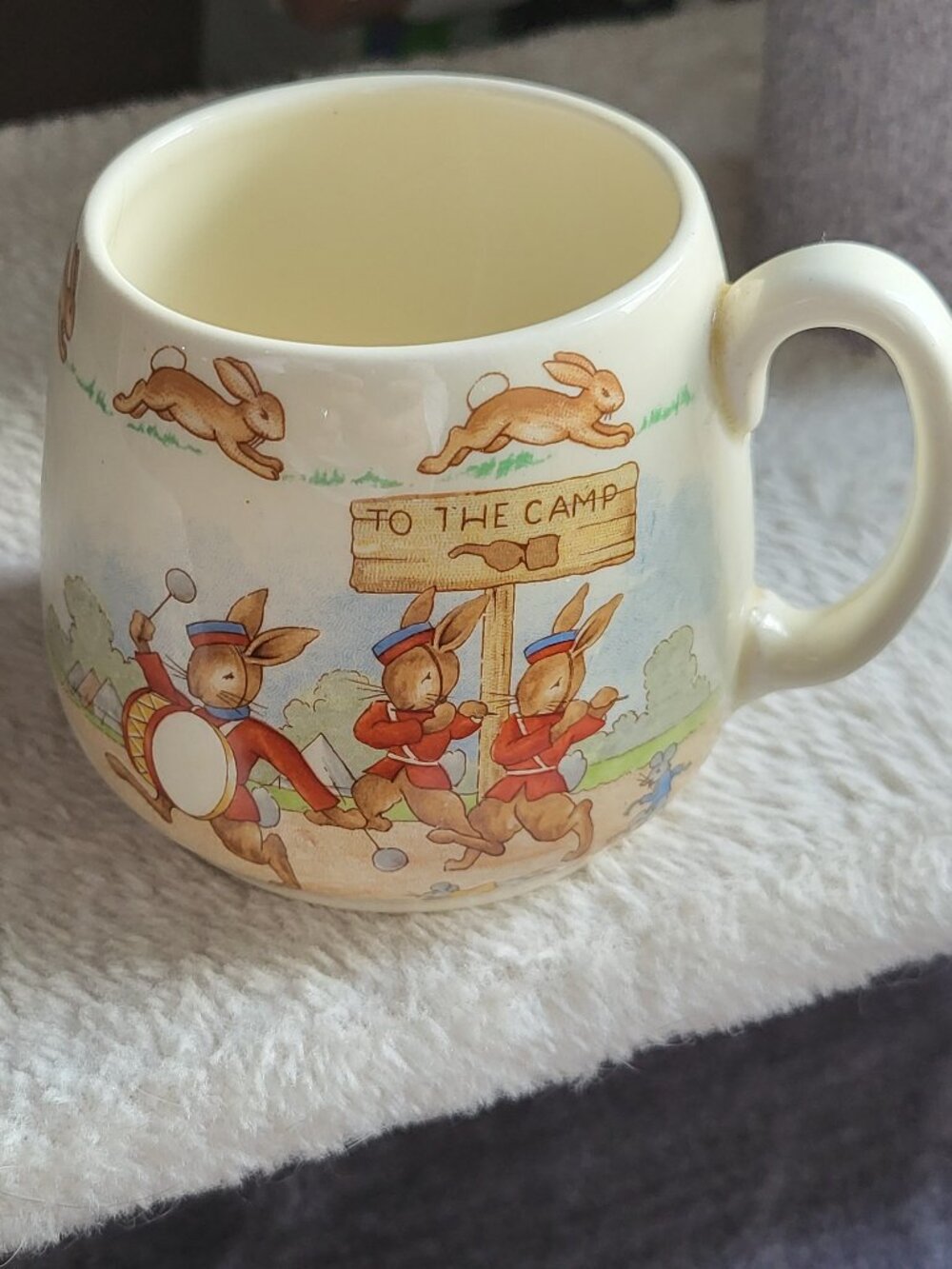 ROYAL DOULTON Bunnykins TO THE CAMP CHILDS MUG 3" GOOD CONDITION